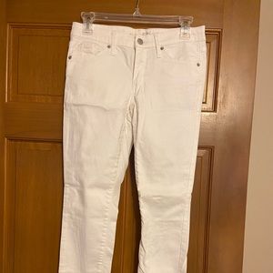 White skinny jeans